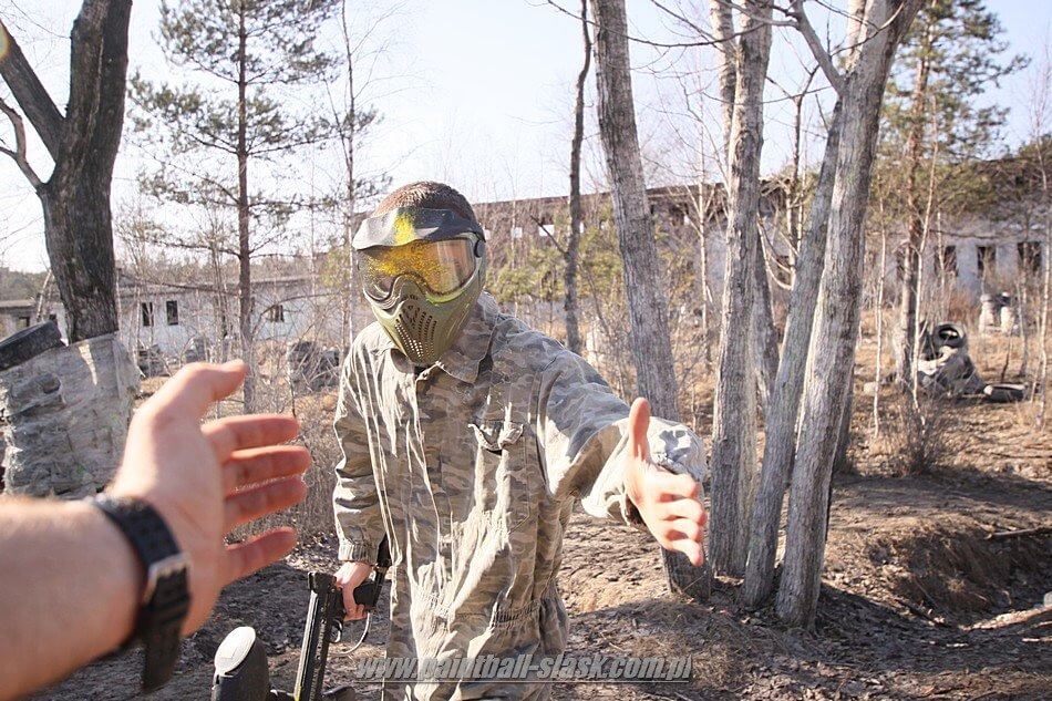 paintball na Śląsku - cennik imprez paintballowych. Zniżki paintballowe, ceny rozgrywek i imprez paintballowych.